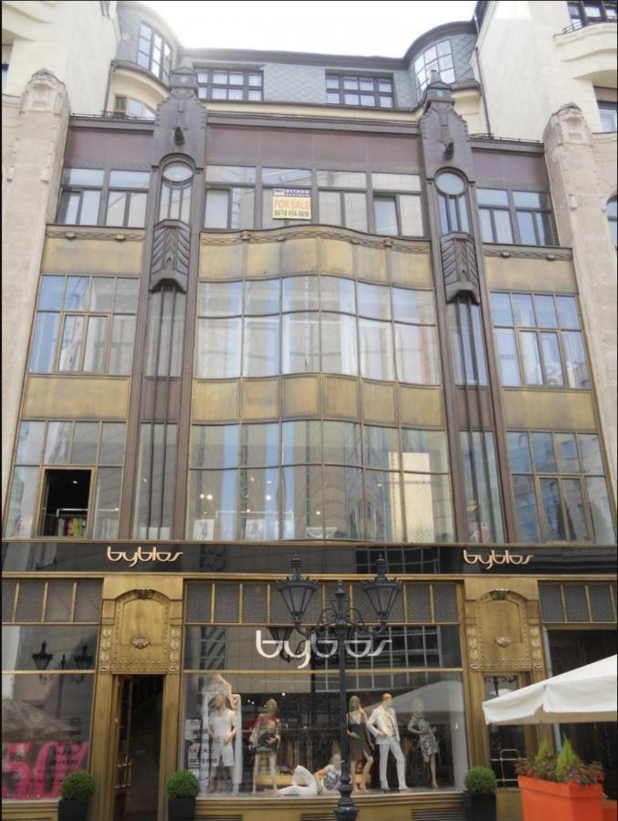 Fashion Street Apartment